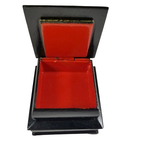 Russian Black Lacquer Double Compartment Trinket Box Hand-Painted Folk-Art Scene - Picture 3 of 11